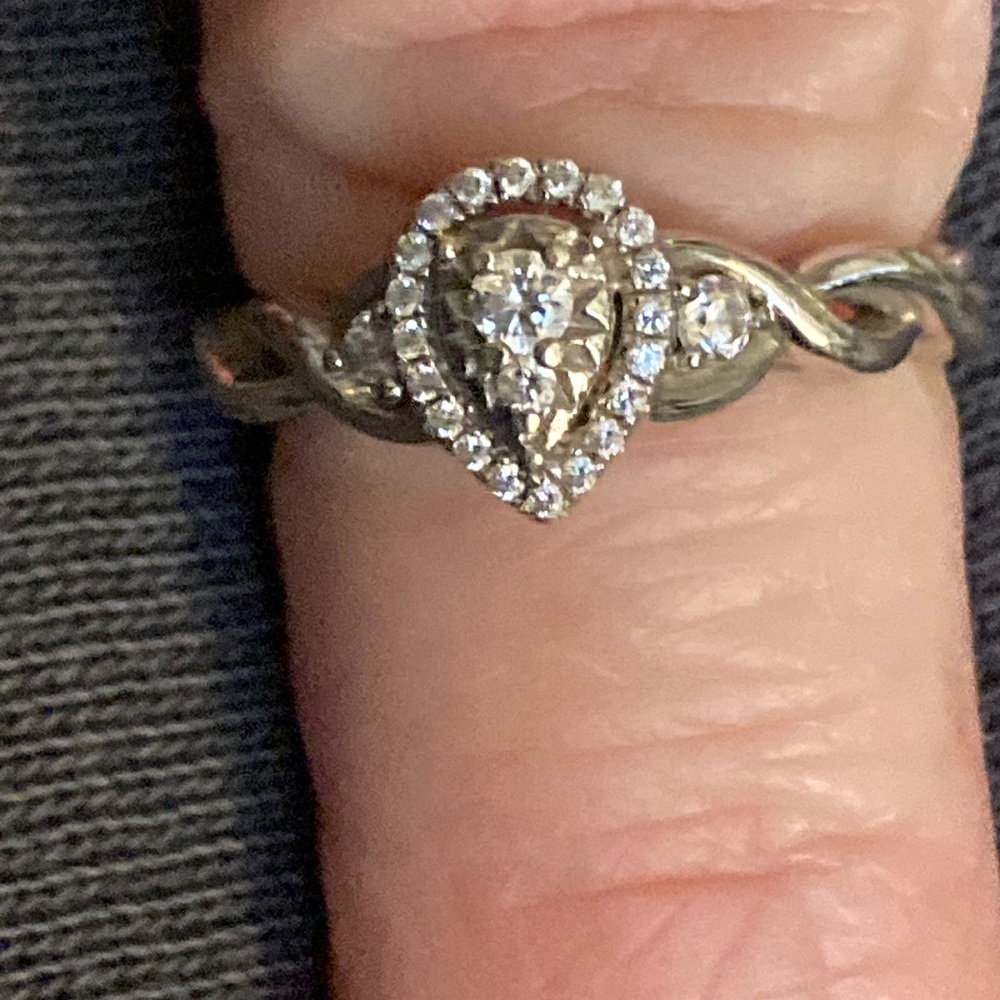 Gorgeous vintage style halo engagement ring